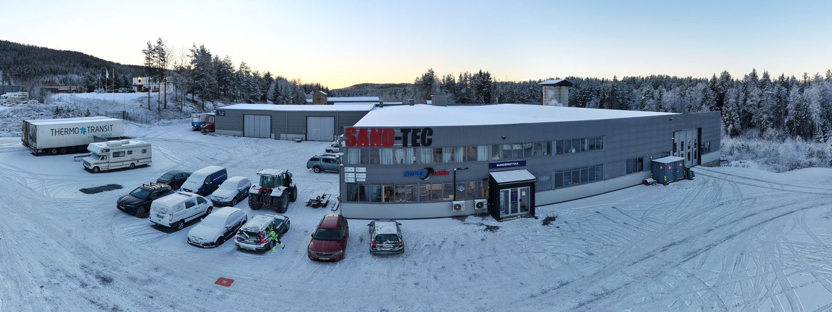 Sand-Tec AS lastebilverksted sett fra drone, Sagstua